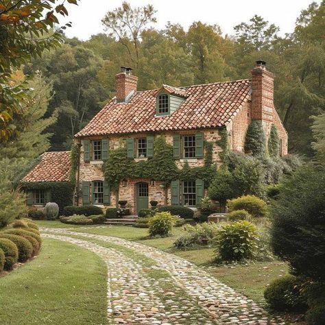 Old English Brick House, Red Brick House With Addition, House Old Design, Rustic Red Brick House Exterior, Green House Exterior With Brick, Vintage Brick House, Country Side Homes Interior, Brick Cottage Homes, Brick English Cottage