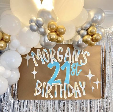 22nd Birthday Backdrop Ideas, Party Decorations 21st Birthday, 21sr Birthday Decorations, 21st Birthday Diy Decorations, Twenty One Birthday, 21st Photo Backdrop, Brown Paper Backdrop, Shot Party Theme, Simple 21st Birthday Ideas