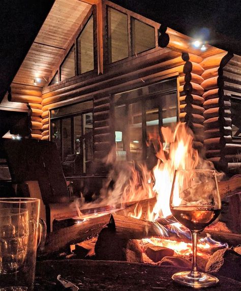 Cozy Cabin Aesthetic, Ski Trip Aesthetic, Weekend Aesthetic, Cabin Weekend, Cabin Trip, Cabin Aesthetic, Romantic Cabin, Cabin In The Mountains, Cocktails Bar