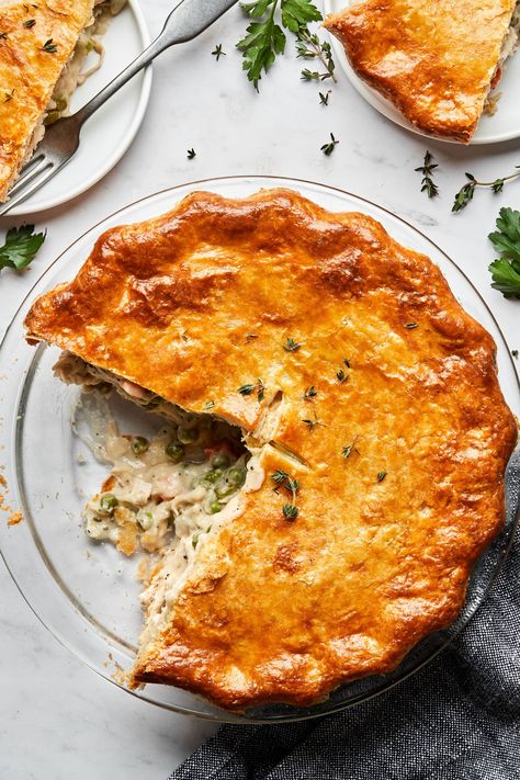 We are bringing you the best turkey pot pie recipe with all the fixings! Buttery crunchy crust, creamy savory sauce, and a mix of veggies will be your favorite cozy crowd pleaser. Turkey Pot Pie Filling Recipe Easy, Half Baked Harvest Pot Pie, Turkey Leftover Pot Pie, Smoked Turkey Pot Pie, Chicken Pot Pie Half Baked Harvest, Best Turkey Pot Pie Recipe, Pie Crust Supper Ideas, Turkey Pot Pie With Puff Pastry Crust, Healthy Turkey Pot Pie