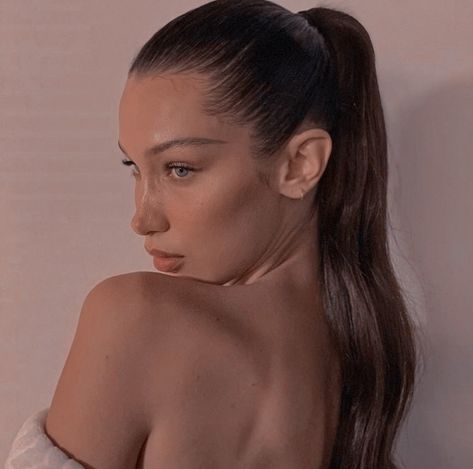 bella hadid icons layout header gigi hadid family model celebrity Mrs Bella, Sherilyn Fenn, Beauty Crush, Brunette Bob, Perfect Nose, Brunette Balayage, Hair Color Pastel, Lob Hairstyle, Nose Job