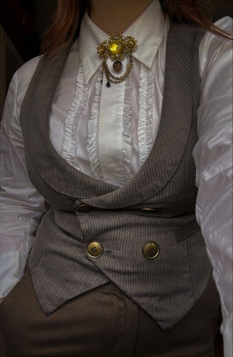 victorian gothic outfit dark academia aesthetic Victorian Doctor Outfit, Victorian Academia Aesthetic, Dark Academia Fantasy Outfit, Slytherin Academia Outfit, Dark Victorian Aesthetic Outfit, Casual Victorian Outfits, Modern Victorian Clothes, Gothic Academia Outfits, Victorian Gothic Outfit