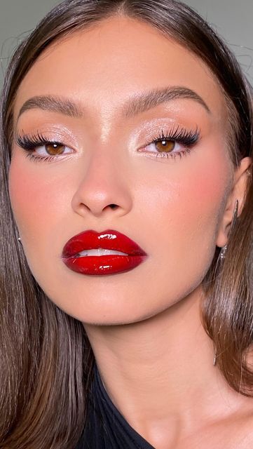 158K views · 14K likes | Claudia Neacsu on Instagram: "Wishing you all a magical Christmas! 💌💫🎄 Couldn’t help myself but to post my signature glazed red lip 💋 on beautiful @iamalinamorozova Using: @maccosmeticsuk Chestnut Lip Liner & lip glass @byterryofficial matte lip in 10 my red which has to be one of my all time fave reds! @urbandecayuki Space Cowboy Eyeshadow #redlipstick #christmasmakeup #glossy #makeup #claudianmakeup" Glowy Makeup Red Lip, Glitter Makeup Red Lips, Homecoming Makeup Red Lips, Red Lipgloss Makeup Look, Soft Glam Makeup For Red Dress, Makeup Inspo Red Lip, Red Lip Makeup Aesthetic, Daytime Red Lip, Bright Red Lipstick Makeup