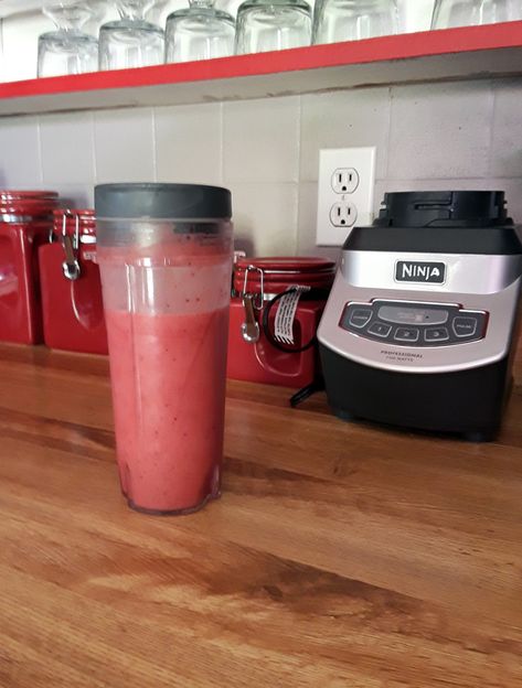 Nutri Ninja Auto Iq Recipes, Things To Make In Ninja Blender, Ninja Fruit Smoothies Recipes, Breakfast Blender Recipes, Ninja Shake Recipes, Slimfast Smoothie Recipes, Ninja Iq Blender Recipes, Ninja Single Serve Smoothie Recipes, Small Blender Smoothies