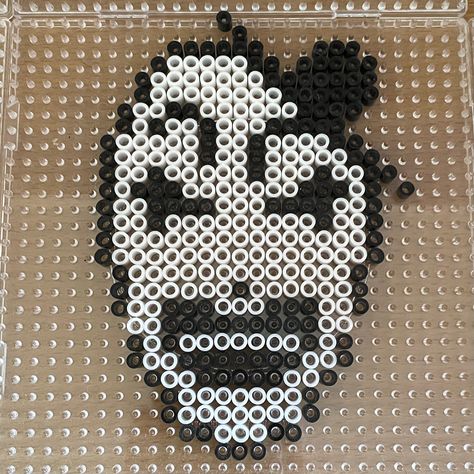 Rocky Horror Perler Beads, Jigsaw Perler Beads, Art The Clown Pixel Art, Art The Clown Perler Beads, Junji Ito Perler Beads, Michael Myers Perler Beads, Pennywise Perler Beads, Perler Bead Patterns Horror, Horror Pixel Art Grid