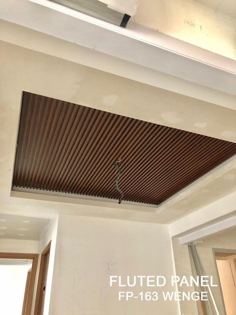 Modern Wood Beams On Ceiling, Steel Homes, Wooden Ceiling Design, Simple Ceiling Design, New Ceiling Design, Pvc Ceiling Design, Roof Ceiling, Interior Ceiling Design, Pop False Ceiling Design