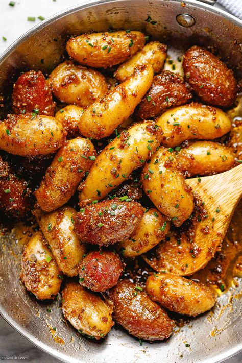 Autumn Potato Recipes, Pecan Honey Mustard, Dijon Mustard Potatoes, Honey Mustard Vegetables, Honey Dijon Potatoes, Honey Baked Potatoes, Greasy Dinner Ideas, Dinner Starch Sides, Salted Boiled Potatoes