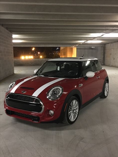 Mini Cooper 2 Door Hardtop, Mini Cooper 2 Door, Red Mini Cooper Aesthetic, Mini Copper Aesthetics, Cute Mini Cooper, Mini Cooper 2017, Red Mini Cooper, Red Cars, Mini Cooper Convertible