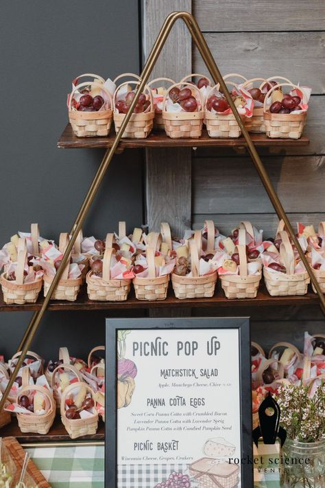 Fall Resident Event Ideas, Picnic Bridal Shower Ideas, Wooden Picnic Basket, Framers Market, Resident Events, Berry Basket, Picnic Theme, Catering Display, Bridal Shower Party Favors