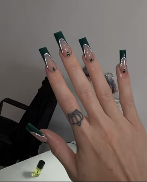 Emerald Green Nail Designs Coffin, Cute Dark Green Nails Acrylic, Emerald Green Nails Inspiration, Emerald Green Nails With Initial, Green Nails Acrylic Emerald, Royal Green Nails Acrylic, Emerald Green Nails Acrylic Coffin Medium, Emerald Green Nails Acrylic Coffin Prom, Emerald Green Prom Nails Coffin