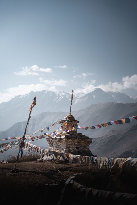 #nepal #himalayas #wallpaper #pray #buddha #stupa #faith #monument #prayingflags Himalaya Wallpaper Hd, Nepal Wallpaper Iphone, Himalaya Wallpaper, Nepal Wallpaper, Nepal Aesthetic, Nepal Tattoo, Nepal Nature, Nepal Himalayas, Nepal People