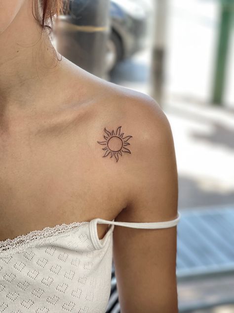 Collar Bone Small Tattoo, Sun Tattoo On Collar Bone, Collar Bone Sun Tattoo, Collarbone Sun Tattoo, Basic Sun Tattoo, Sun Collarbone Tattoo, Sun Collar Bone Tattoo, Sun Tattoo Placement Ideas, Sun Tattoo Shoulder For Women