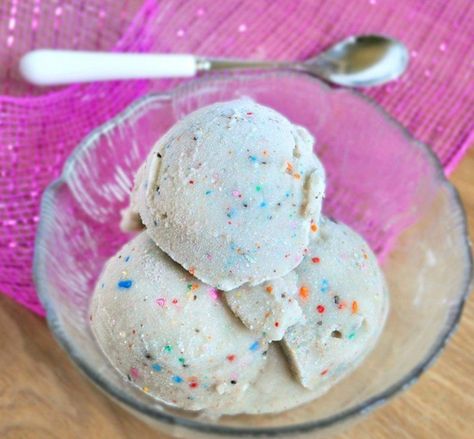 Ingredients: 1/4 tsp pure vanilla extract, 1 tbsp sprinkles, 1 cup... https://chocolatecoveredkatie.com/2011/06/22/cake-batter-ice-cream/ @choccoveredkt Bowl Of Ice Cream, Cake Batter Ice Cream, Healthy Cake, Think Food, Isagenix, Low Cal, Healthy Sweets, Cakepops, Frozen Desserts