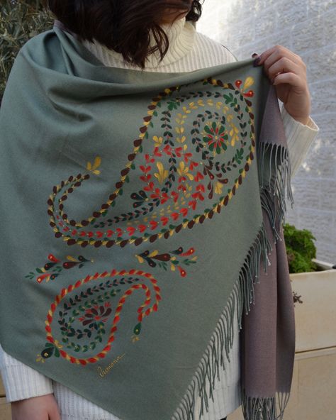 Hand Embroidery Shawl Designs, Scarf Painting Ideas, Embroidery On Shawls, Hand Painted Shawl, Shawl Embroidery Design, Duppattas Designs Ideas, Symbol Of Life, Fabric Painting On Clothes, Kashmiri Shawls