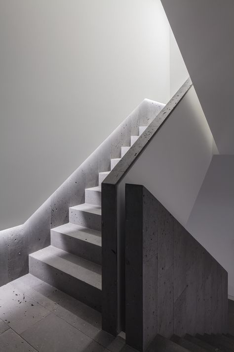 Stairs Skirting, Stairs Lighting, Staircase Interior Design, Staircase Handrail, Interior Staircase, Stairs Design Modern, Stairway Design, Staircase Lighting, Stair Handrail