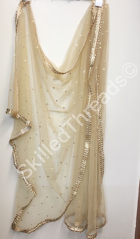 Beige Net Dupatta beautifully done. #Fashion #FashonTrends #India #IndianEthnic #ethnic #elegant #Delhi #Diwali #Diwali2016 #Dupatta #Beige #NetDupatta #DelhiStyle Net Duppata Designs, Dupatta Designs Ideas, Duppattas Designs Ideas, Dupatta Designs, Sheer Dupatta, Bridal Dupatta, Kameez Designs, Indian Couture, Dress Indian Style