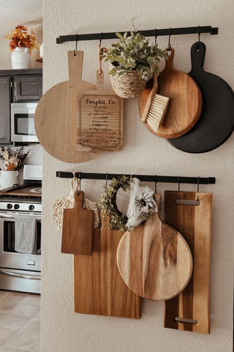 Bohemian Kitchen Wall Decor, Farmhouse Natural Decor, Kitchen Shelf Decor, Interior Design Per La Casa, Kitchen Black, Kitchen Things, Spring Valley, Boho Kitchen, Japanese Kitchen