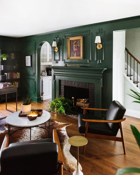 Dark Green Rooms, Green Walls Living Room, Dark Green Living Room, Green Living Room, Dark Green Walls, Dark Living Rooms, Green Walls, Living Room Green, Green Interiors