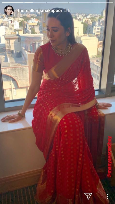 Red Saree Traditional Look, Red Banarasi Saree Blouse Designs Latest, Hot Red Saree Party Wear, Red Silk Saree Blouse Designs, Red Silk Saree Look, Karwachauth Look In Saree, Red Saree Outfit, Banarsi Saree Wedding, Benarasi Blouse Design