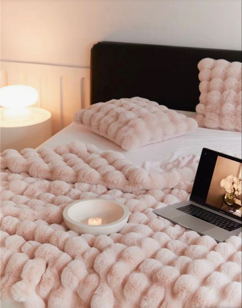 #fluffy #christmas #thanksgiving #giftideas Stylish Bedding, Printed Bedding, Plush Throw Blanket, Cute Bedroom Decor, Cozy Room Decor, Stylish Beds, Room Makeover Bedroom, Dream Room Inspiration, Room Makeover Inspiration