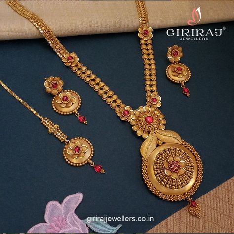 Gold Long Necklace Set, Antique Necklace Gold, Long Necklace Set, Bridal Necklace Designs, Gold Jewels Design, Antique Necklaces Design, New Gold Jewellery Designs, Gold Bangle Set, Modern Gold Jewelry