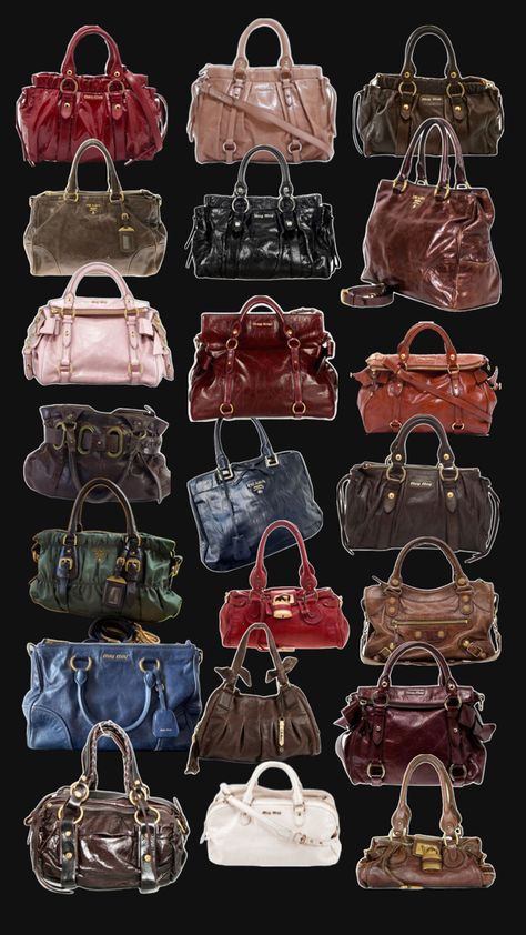 Best Coach Bags, Bucketlist Aesthetic, Skater Music, Trendy Collage, Vintage Prada Bag, 00s Mode, Fashion Thrift, Prada Vintage, Music House