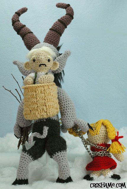 Fabulously Demonic Crocheted Krampus Doll Holding Captured Children Yarn Animals, Foolish Mortals, Creepy Christmas, Egg Nog, Craft Techniques, Dark Christmas, Knit Art, Kids Crochet, Fun Crochet