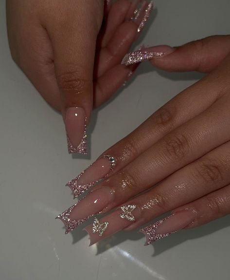 Viral Nails, Ongles Bling Bling, Quinceanera Nails, Bold Statements, Colored Acrylic Nails, Girly Acrylic Nails, Acrylic Nails Coffin Pink, Unique Acrylic Nails, Long Square Acrylic Nails