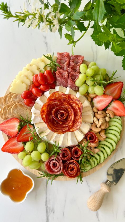 3 ways to make salami roses 🌹🌹🌹 Which one do you like the most? If this post inspires you, do like, comment, share, save and tag… | Instagram Wedding Shower Brunch Charcuterie Board, Bday Recipes Food, Cute Cheese Board, Charcuterie Board Cucumber, Carcurie Board Brunch, Charcoochie Board Ideas, Cucumber On Charcuterie Board, Salami Board Ideas, Chacourtie Board Ideas