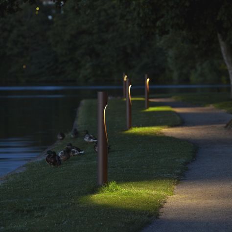 The Flindt Bollard from @louispoulsen creates an organic shaped light pattern covering nearly 180°. Two COB LEDs are housed in the top of the fixture and are shielded from direct view for glare control. The fixture can be horizontally rotated 20° and locked after the base plate is installed for optimal positioning.

#lightingdesign #lighting #architecturallighting
#commerciallighting
#lightingsolutions
#landscapedesign
#landscapearchitecture
#landscapelighting
#Neolightingus #louispoulsen Public Garden Design, Park Lighting, Path Lights, Bollard Lighting, Urban Park, Louis Poulsen, Solar Lights Garden, Commercial Lighting, Public Garden