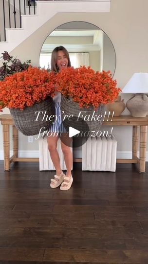 Fall Porch Decor 2024, Fake Mums Front Porch, Thanksgiving Front Porch Decor, Front Porch Fall Decorating Ideas, Porch Fall Decorating Ideas, Thanksgiving Flower Arrangements, Artificial Flowers Outdoors, Easy Diy Fall Decor, Guest Quarters