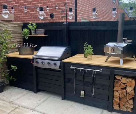 Simple Garden Landscape Ideas Gardener Design, Simple Outdoor Kitchen, Oasis Home, Small Outdoor Kitchens, Outdoor Bbq Area, Backyard Gardens, Garden Paradise, Kitchen Ikea, Outdoor Kitchen Decor