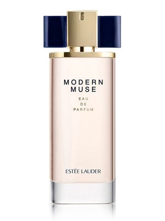 The Perfume That Smells Like Sweet Success #Refinery29 Modern Muse Perfume, Estee Lauder Modern Muse, Estee Lauder Perfume, Perfume Versace, Estee Lauder Gift, Fragrance Samples, Modern Muse, Estée Lauder, Fragrance Spray