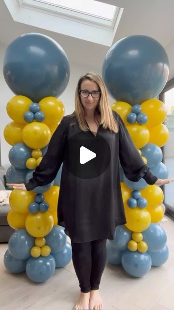 Unique Balloon Columns, Ballon Tower Ideas, How To Balloon Columns, Balloon Door Decorations, Ballon Columns Ideas, Balloon Garland Entrance, Balloon Column Patterns, Balloon Pillars Diy, Grand Opening Balloon Ideas