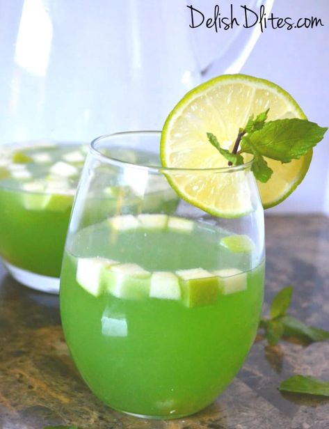 Green Sangria | Delish D'Lites Green Sangria, St Patricks Day Drinks, St Patricks Day Food, Green Drinks, Halloween Cocktails, Saint Patties, Sangria Recipes, Irish Recipes, St Pattys Day