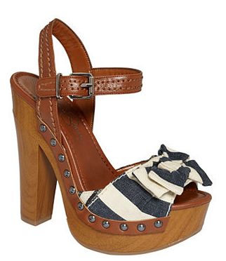 gorg! Wooden Sandals, Spring Sandals, Jessica Simpson Shoes, Flat Boots, Shoe Obsession, Dream Shoes, Sandals Summer, Jessica Simpson, Cute Shoes