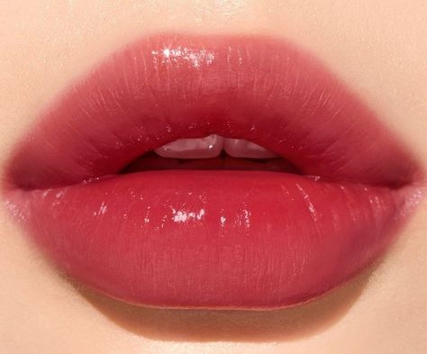 Pink Lip Aesthetic, Lip Model, Lips Aesthetic, Berry Berry, Water Paint, Soft Coral, Goji Berry, Perfect Lips, Simply Chic