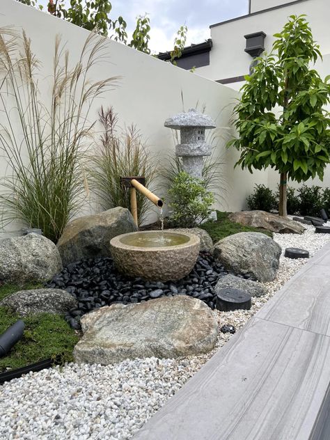 Zen Garden Small Spaces, Zen Trädgård, Modern Zen Garden, Garden Landscaping Design Ideas, Japanese Gardens Design Ideas, Small Japanese Garden, Oak House, Zen Garden Design, Japanese Zen Garden