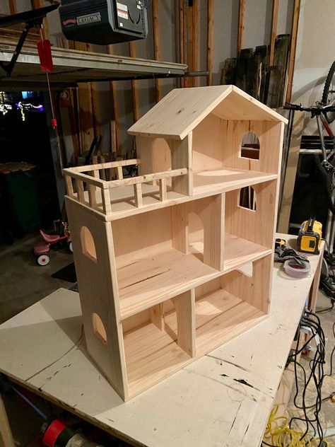 Wooden Doll House Ideas, Doll House Wood Diy, Build A Barbie House, Dollhouse Center Preschool, Build Your Own Dollhouse Easy Diy, Diy Wood Barbie Furniture, Toy Doll House, Diy Wooden Barbie House, Wood Barbie House