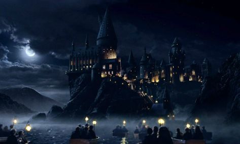 Harry Potter Pc, Quiz Harry Potter, Harry Potter Wallpaper Backgrounds, Harry Potter Movie Night, Harry Potter Castle, Harry Potter Background, Harry Potter Scene, Harry Potter Halloween, The Sorcerer's Stone