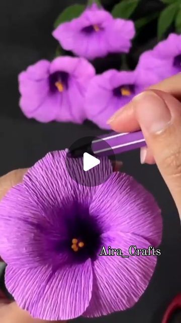 Making Crepe Paper Flowers, Making Flowers With Crepe Paper, How To Make Flowers From Crepe Paper, Cray Paper Flowers Diy, Diy Flower Making, Crap Paper Flower, Flowers Making Crafts Paper, How To Make Crepe Paper Flowers, How To Make Flowers With Paper