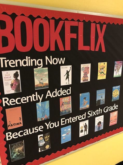 School Library Bulletin Board Ideas, Library Bulletin Board Ideas, Back To School Library, School Library Book Displays, School Library Bulletin Boards, Peraturan Kelas, Deco Cinema, School Library Decor, Reading Display