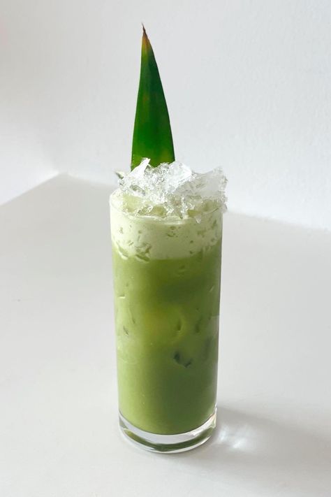 Matcha Colada — BYEVIE Matcha Cocktail, Fancy Cocktails Recipes, Simple Syrup Recipes, Matcha Drink, Homemade Syrup, Fancy Cocktails, Summer Cocktail Recipes, Matcha Powder, Syrup Recipe