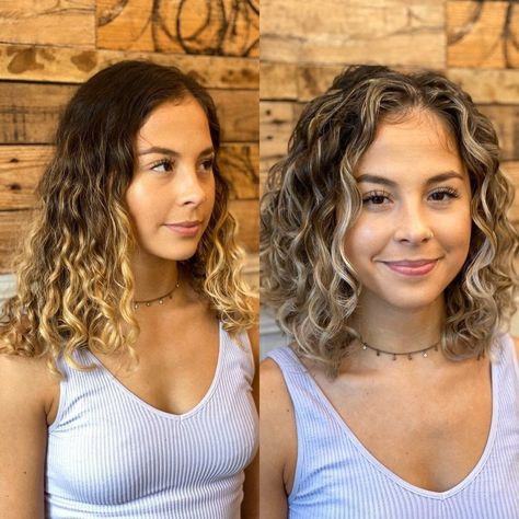 30 Wonderful Hairstyles for Skinny Curly Hair to Attempt in 2024 Check more at https://howcandothis.com/hairstyleideas/30-wonderful-hairstyles-for-skinny-curly-hair-to-attempt-in-2024/ Pelo Ondulado Natural, Pelo Bob Ondulado, Bob Riccio, Curly Angled Bobs, Blonde Curly Bob, Curly Lob, Fine Curly Hair, Natural Curly Hair Cuts, Amazing Hairstyles