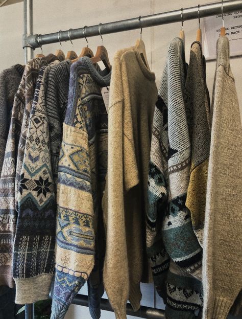 rack of vintage jumpers hanging up Skirt Fits Aesthetic, Ugly Sweater Outfit, Ugly Sweater Outfits, Jumper Aesthetic, Candles Coffee, Mini Skirt Fits, Outfit Tips, Sweaters Vintage, Fits Aesthetic