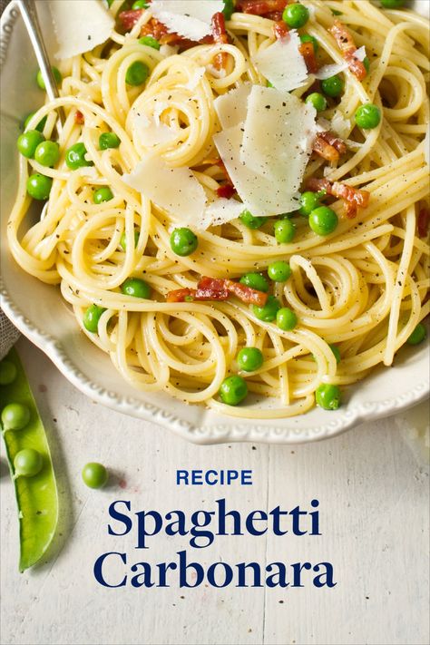 Salty, smoky bacon balances the sweet burst of peas in this Spaghetti Carbonara recipe. Twirl up the lusciously creamy sauce for a decadent bite.​ Essen, Fresco, Simple Carbonara Recipe, Easy Healthy Meals Cheap, Best Carbonara Recipe, Carbonara With Peas, Easy Spaghetti Carbonara, Spagetti Carbonara, Cheap Easy Healthy Meals