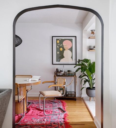 Painted Archways In Homes, Painting Archways, Painted Archway Between Rooms, Painting Archways Between Rooms, Archway Painting Ideas, Black Archway, Archway Painting, Painted Archway, Quirky Interior