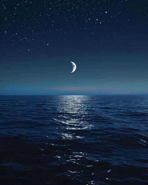 Moon Sea, Aesthetic Sea, Moon Lover, Sea Aesthetic, Dream Landscape, Dragon Ball Super Artwork, Moon Photography, Good Night Moon, Moon Lovers