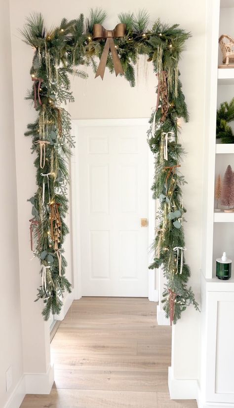 Garland Hack, Navidad Natural, Christmas Apartment, Cozy Christmas Decor, Christmas Decor Inspiration, Christmas Interiors, Tension Rod, Hanging Garland, Navidad Diy