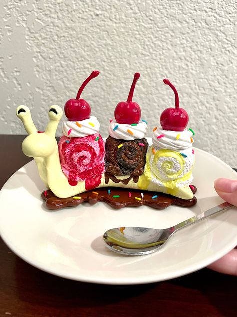 Polymer clay snail handmade Clay Food Sculpture, Snail Clay, Polymer Clay Snail, Clay Dragons, Food Sculpture, Easy Doodles, Clay Dragon, Doodles Drawings, Clay Diy Projects